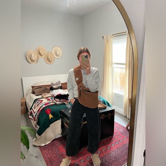 FP Movement Overachiever Sherpa Sling NWOT - Picture 7 of 10